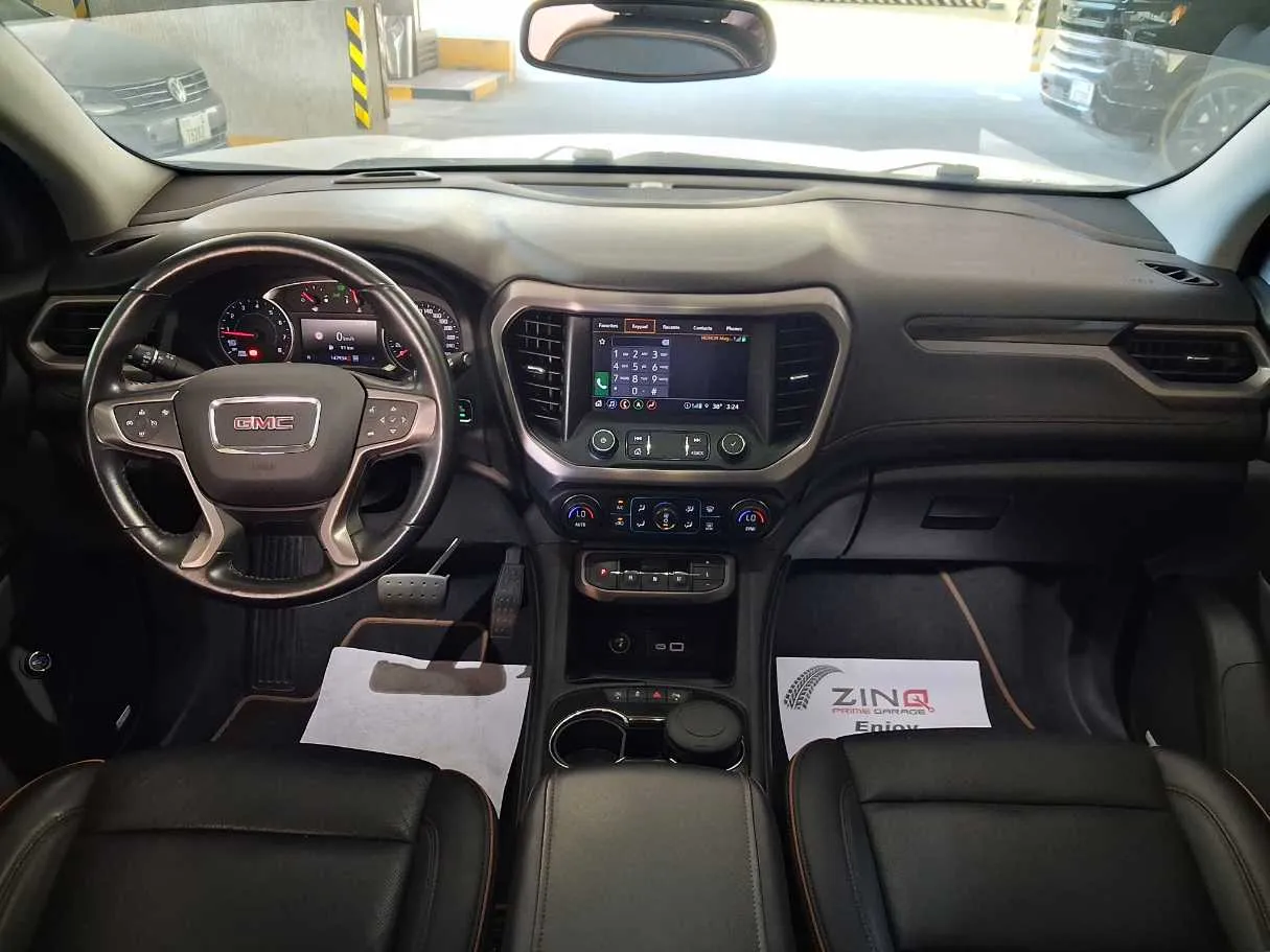 Car image 15