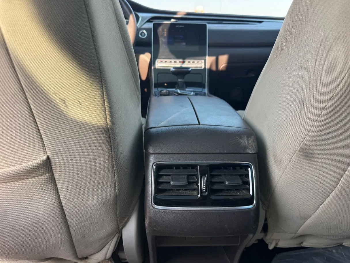 Car image 21