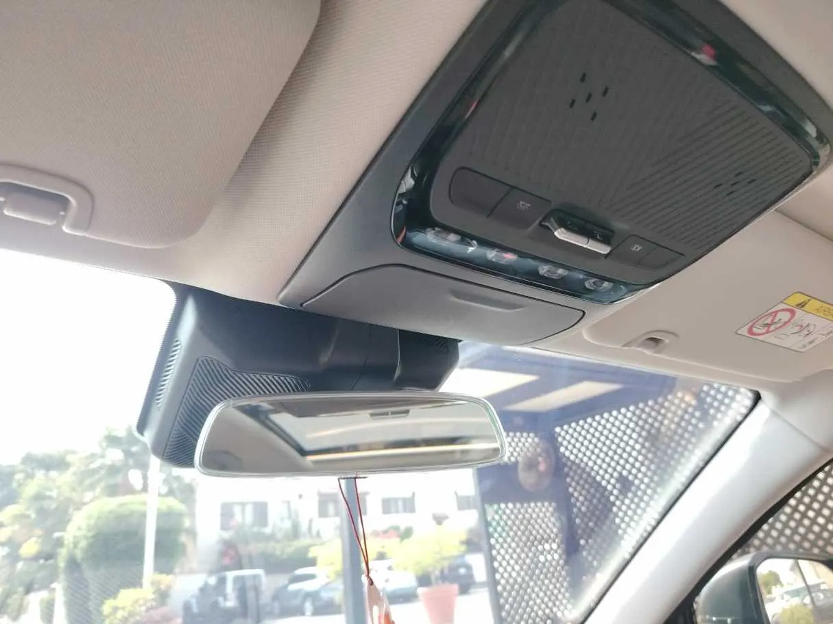 Car image 37