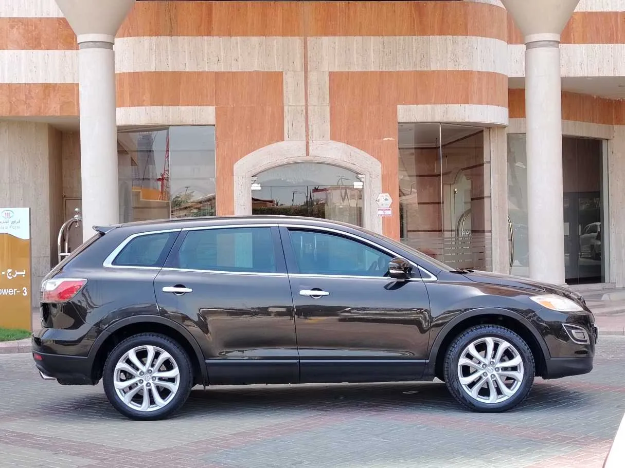 Car image 4