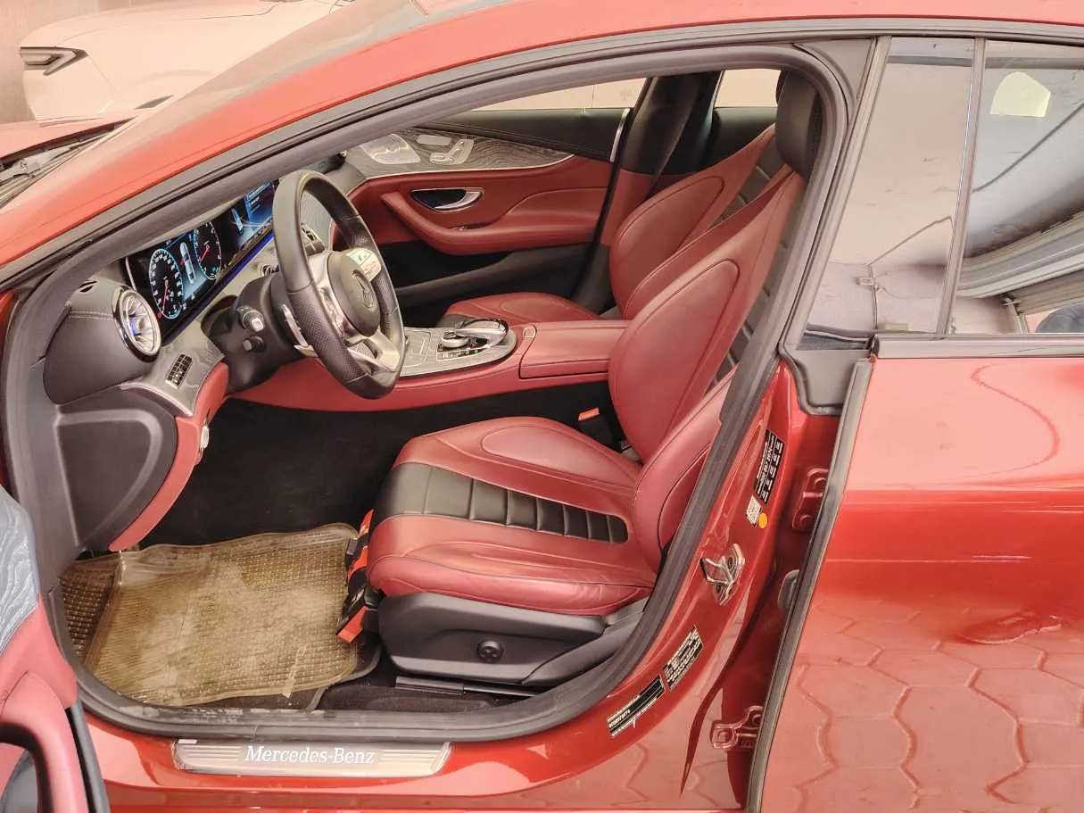 Car image 12