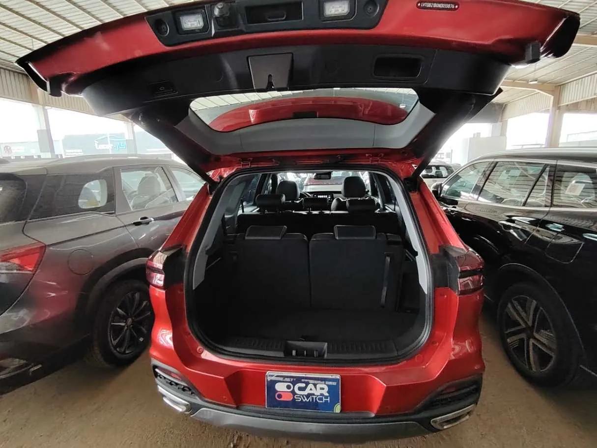 Car image 32