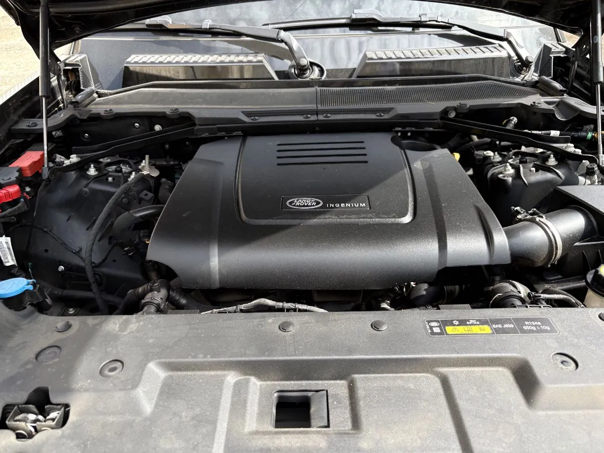Car image 30