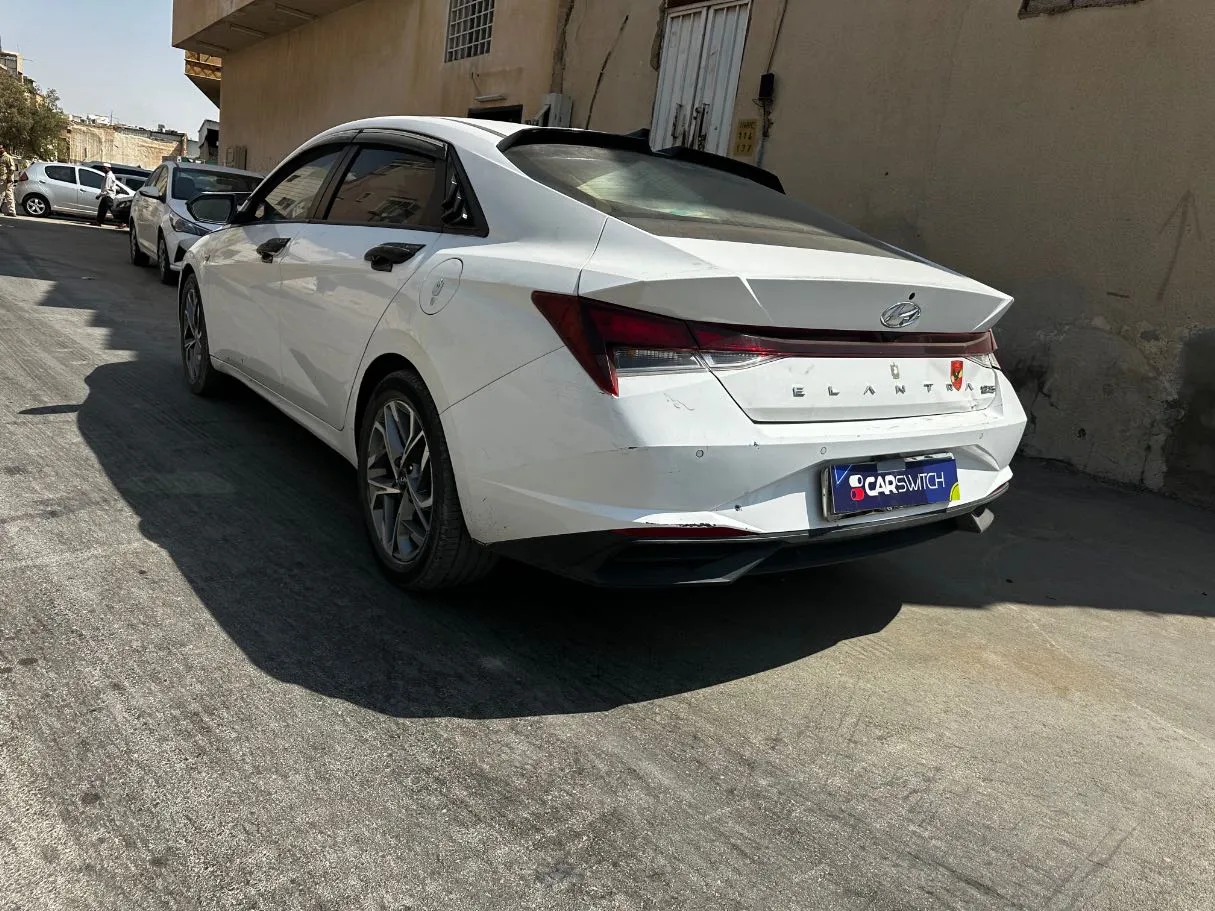 Car image 7