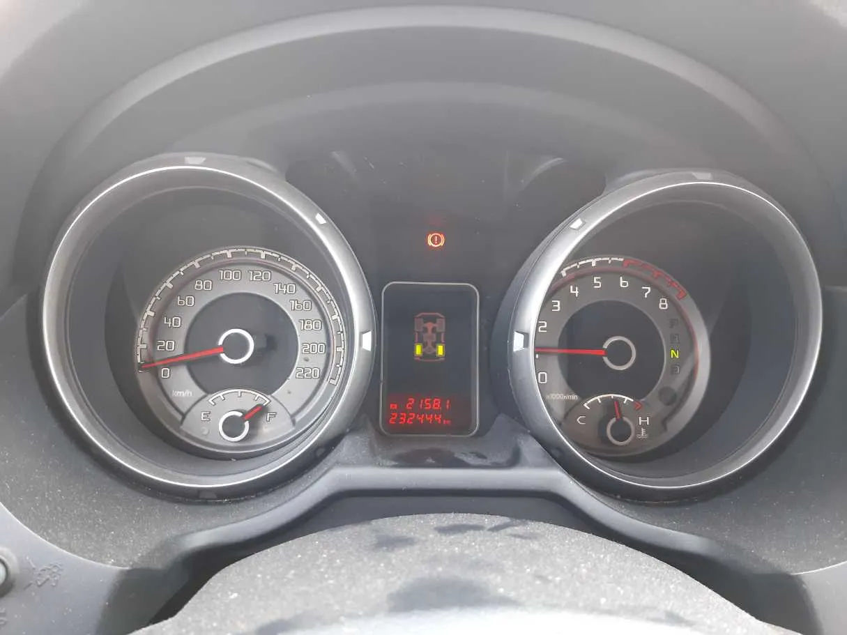 Car image 18