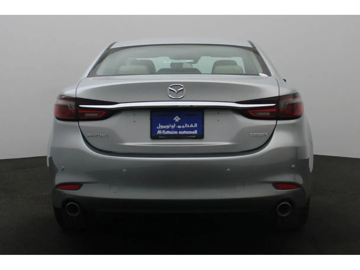 Car image 12