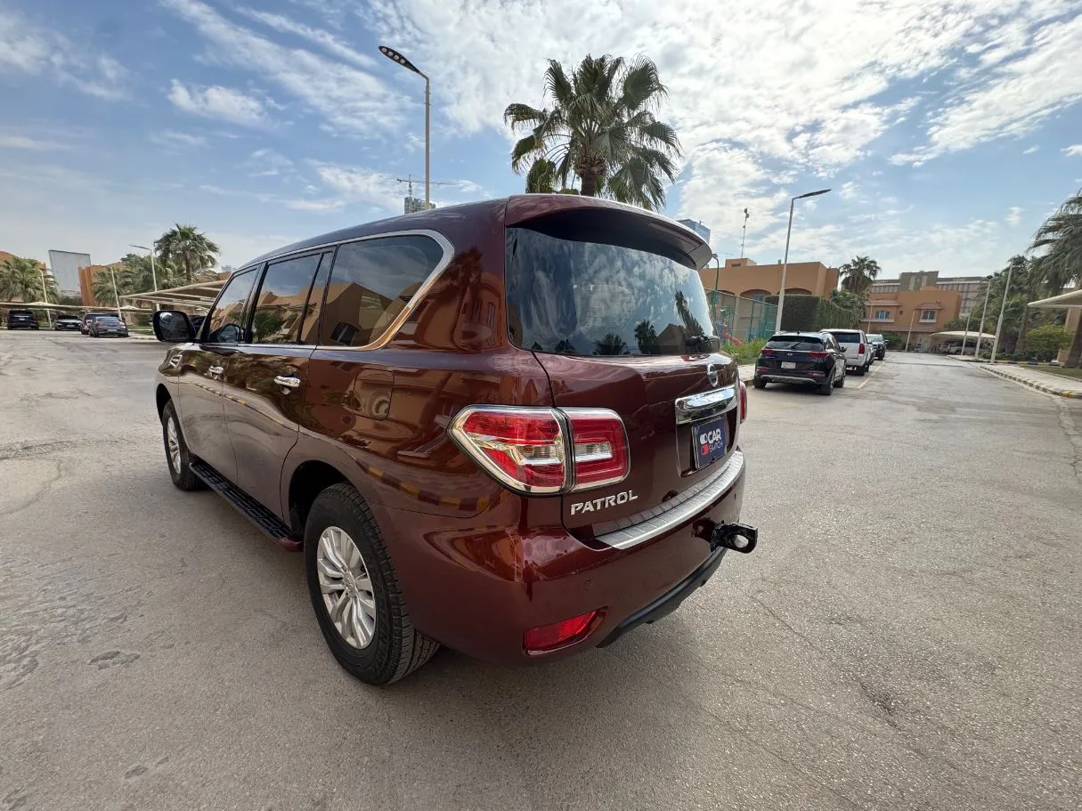Car image 7