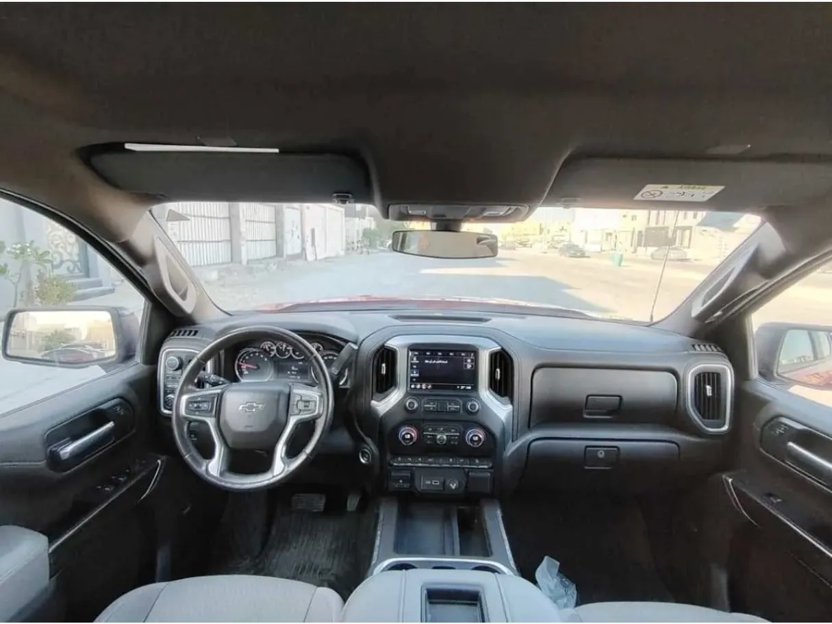 Car image 6