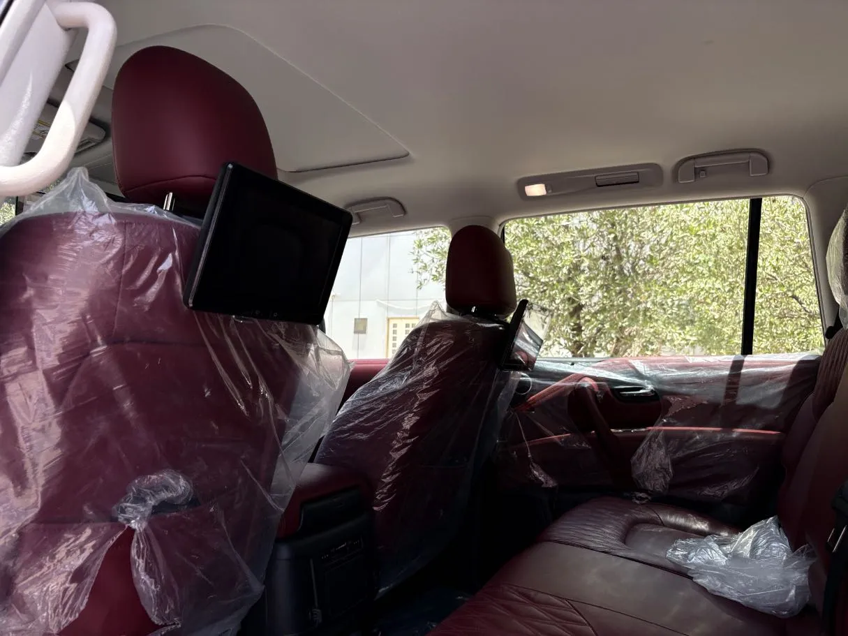 Car image 17