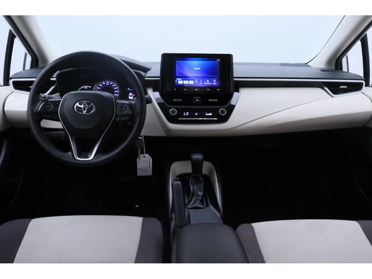 Car image 14