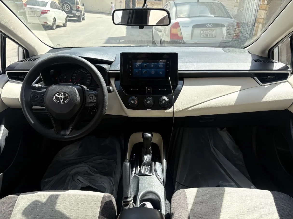 Car image 18
