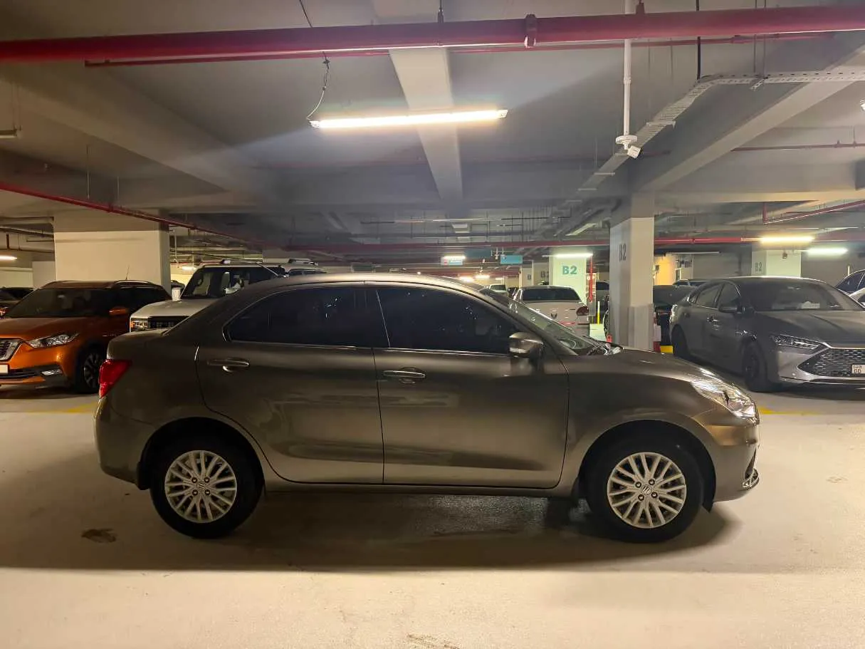 Car image 8