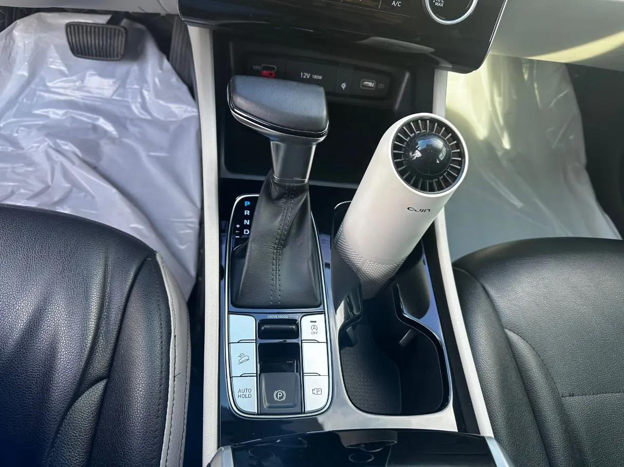 Car image 17
