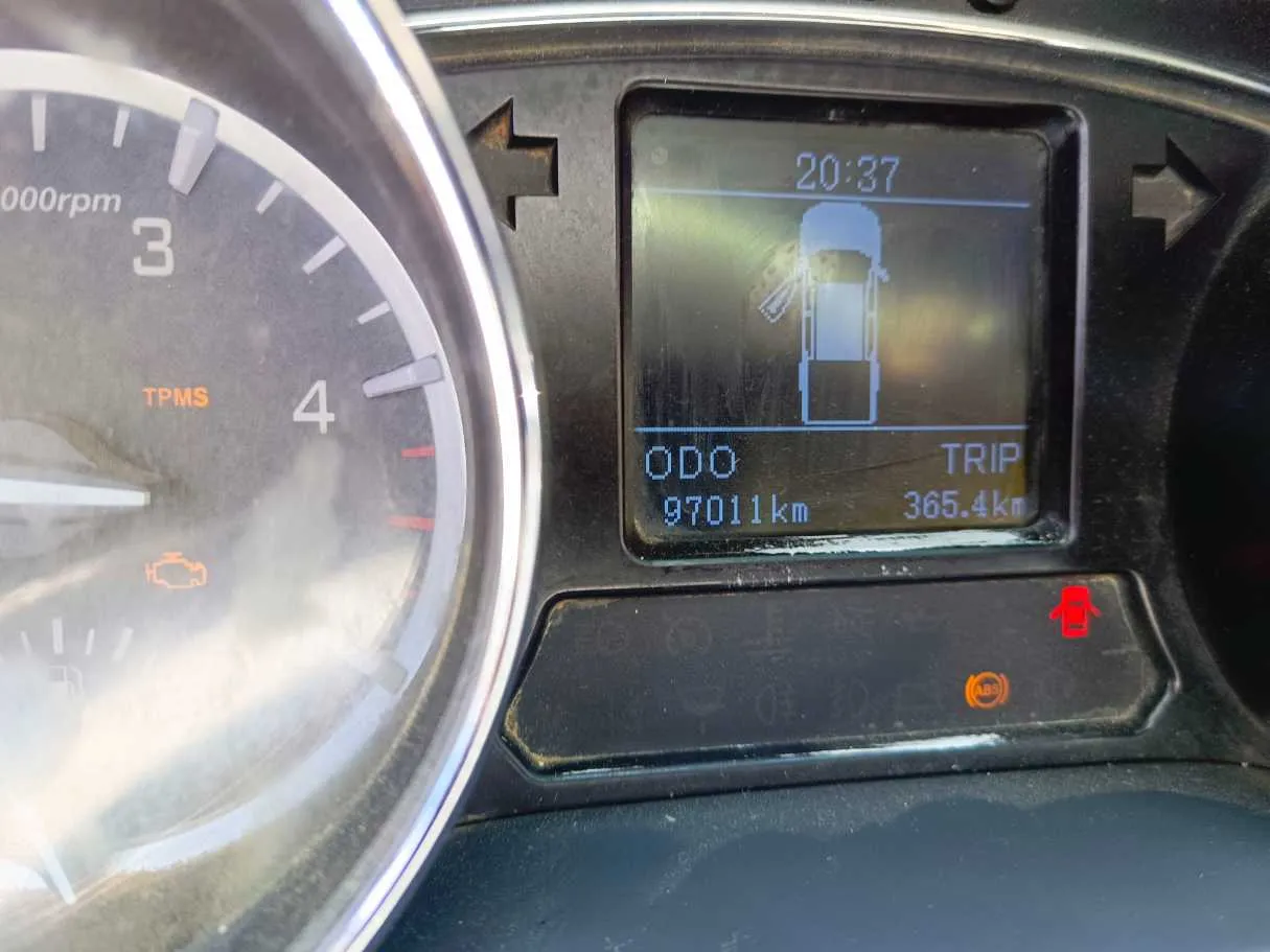Car image 26