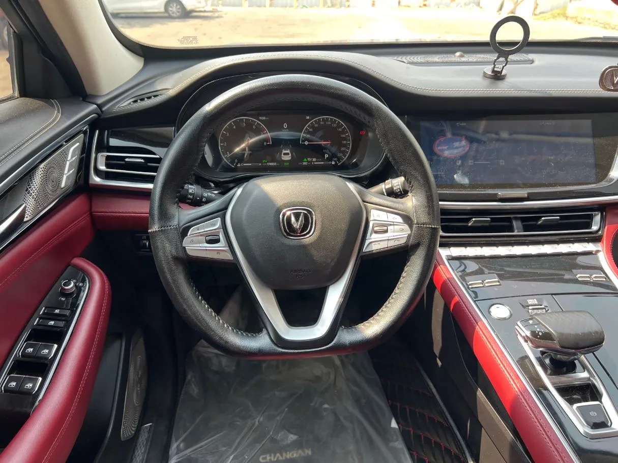 Car image 19