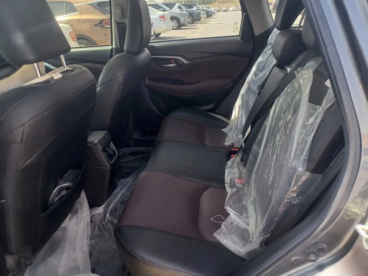 Car image 15