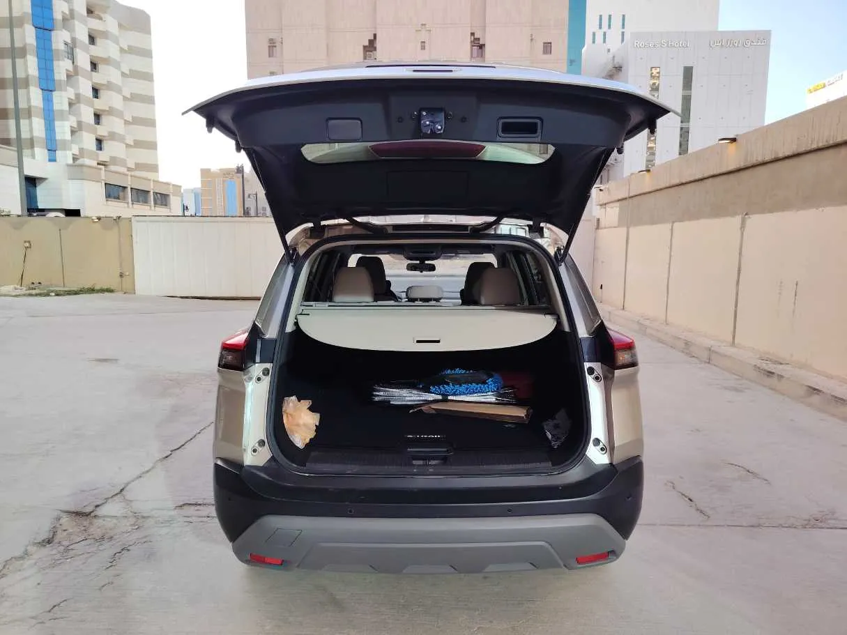 Car image 24