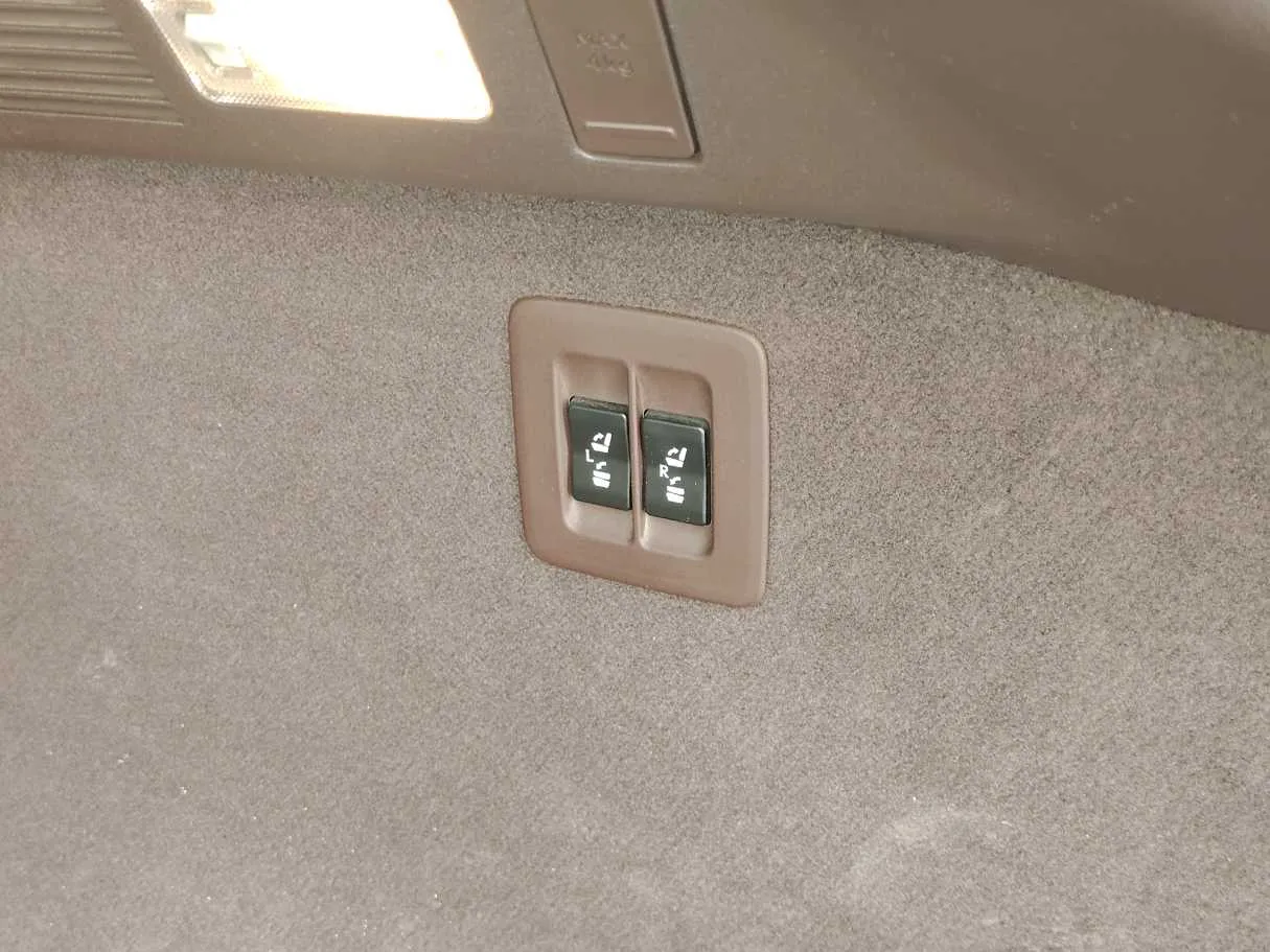 Car image 42