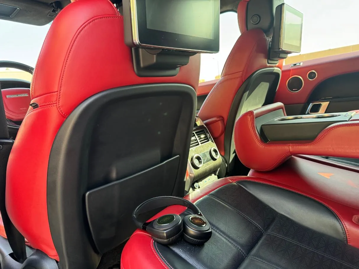 Car image 13