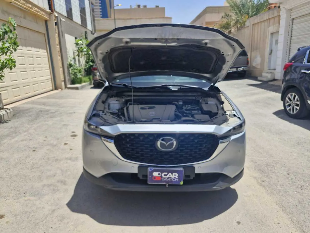 Car image 25