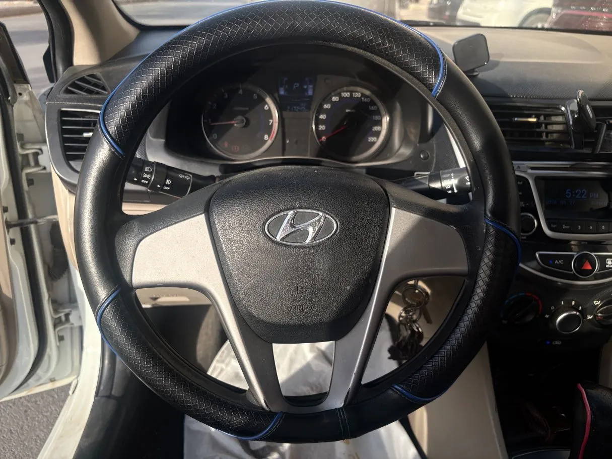 Car image 22