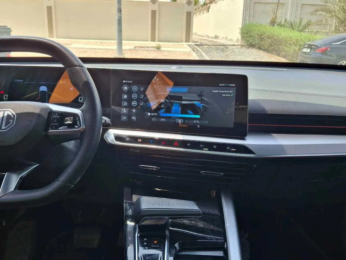 Car image 16