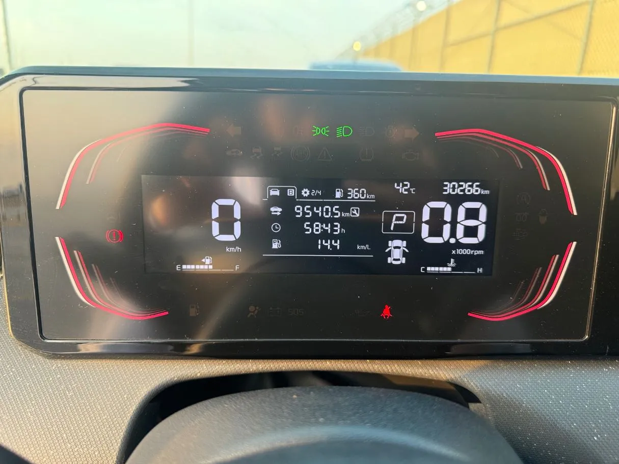 Car image 17