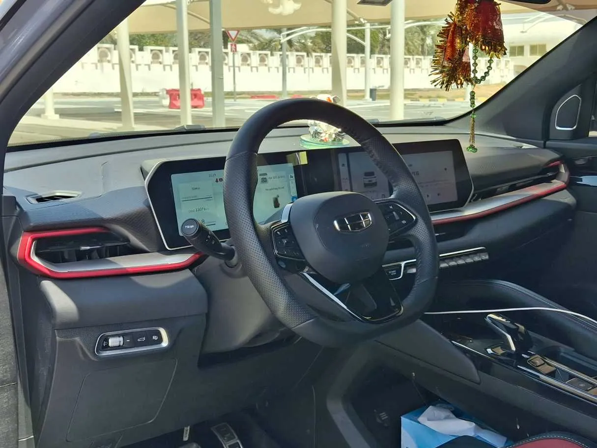 Car image 11