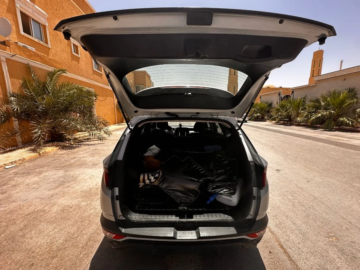 Car image 21