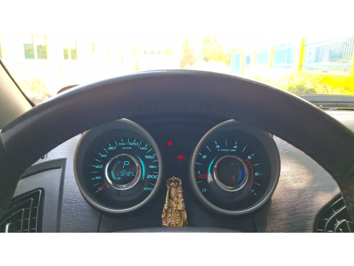 Car image 18