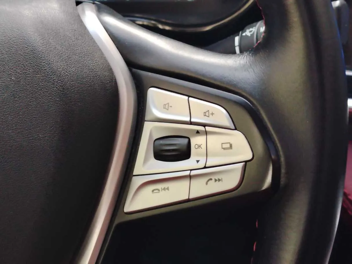 Car image 35