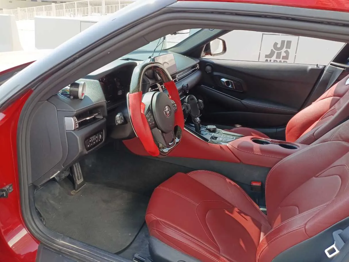 Car image 11