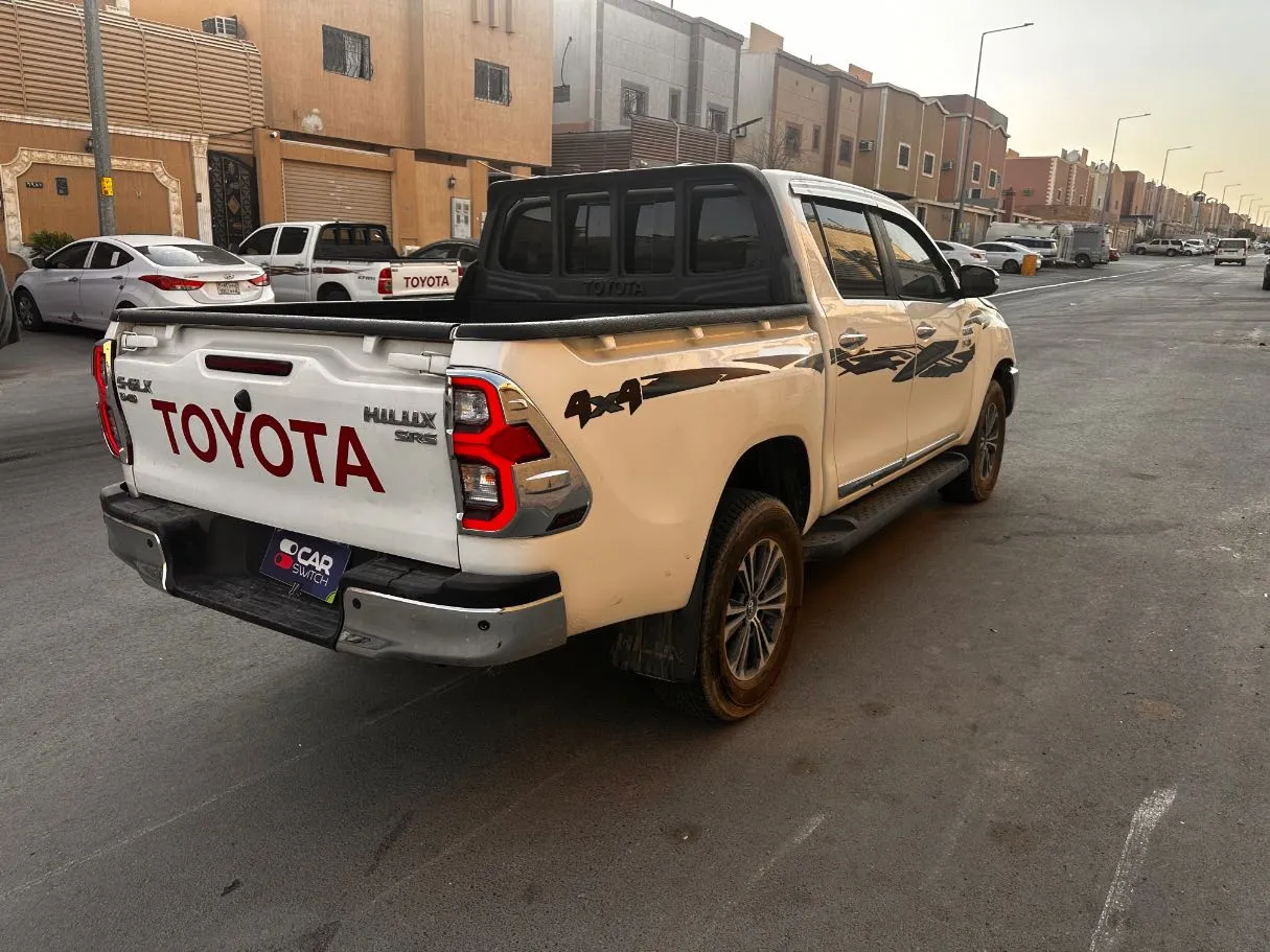 Car image 5