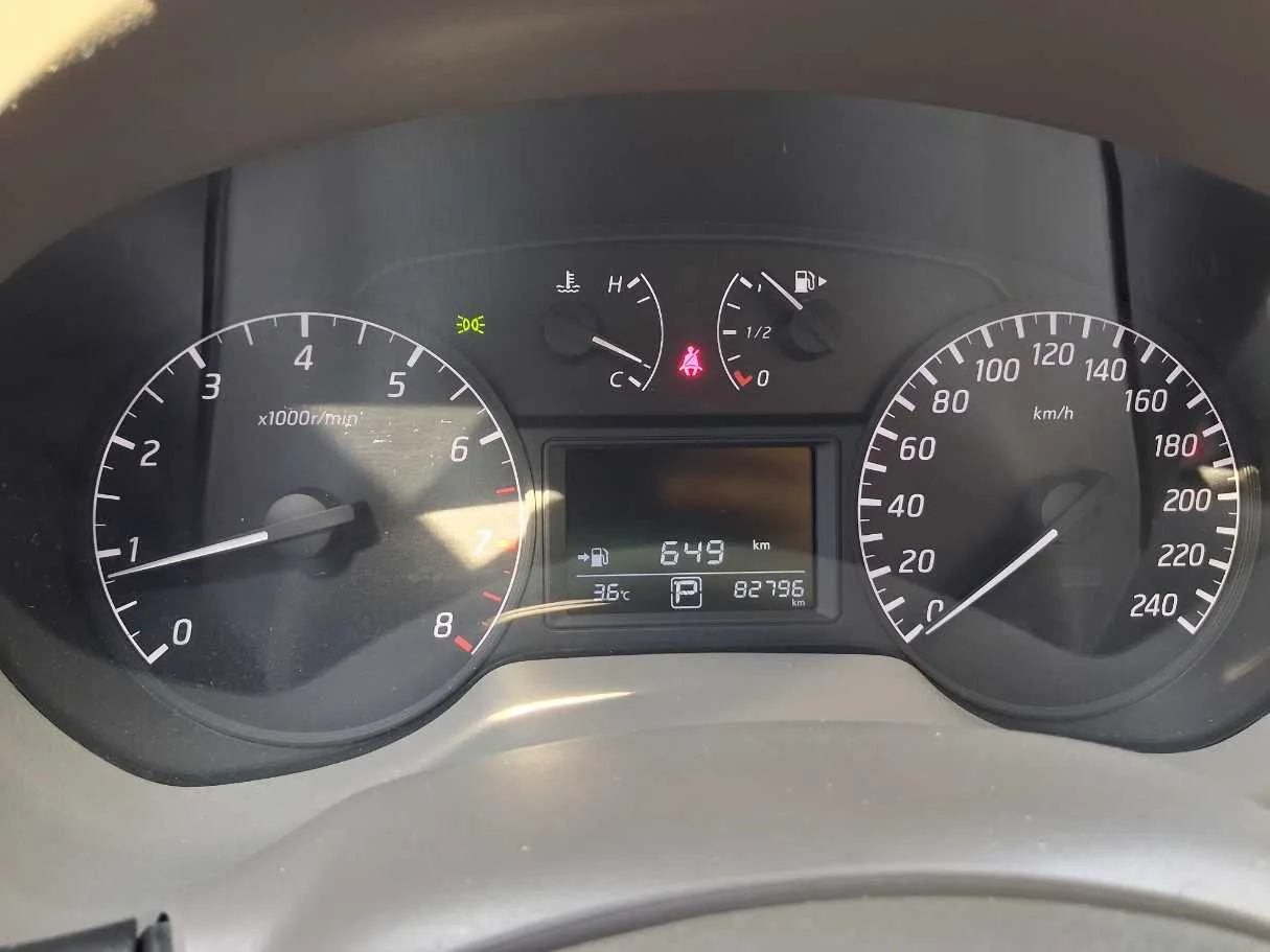 Car image 19