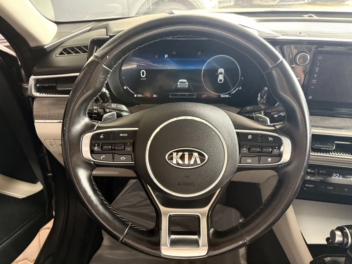 Car image 9
