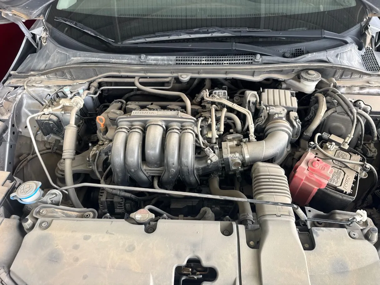 Car image 18