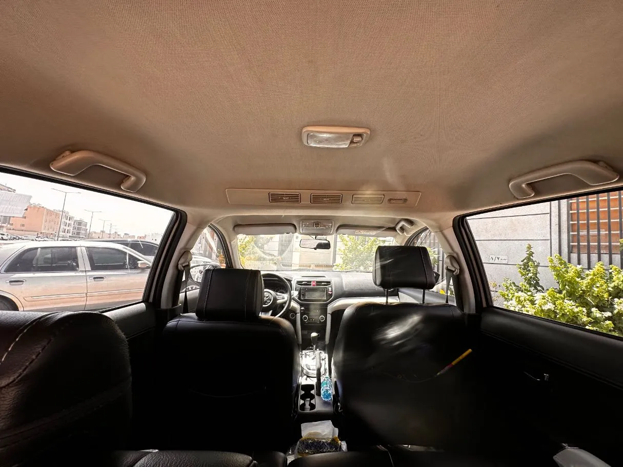 Car image 17