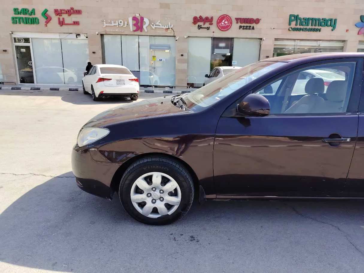 Car image 9