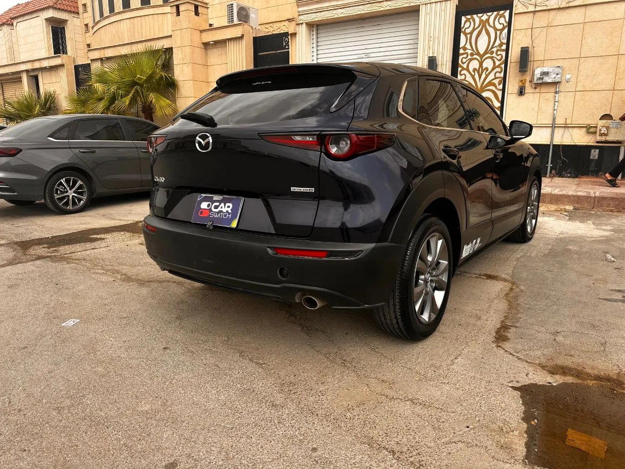 Car image 5
