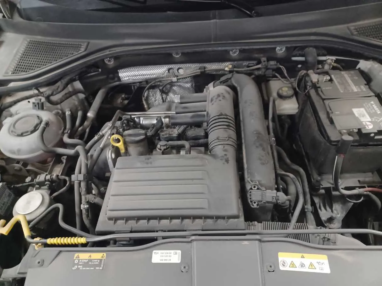 Car image 24