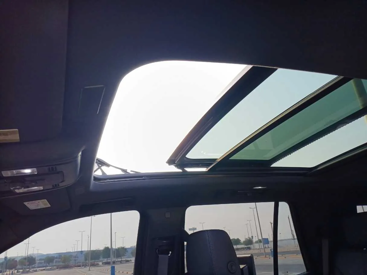 Car image 26