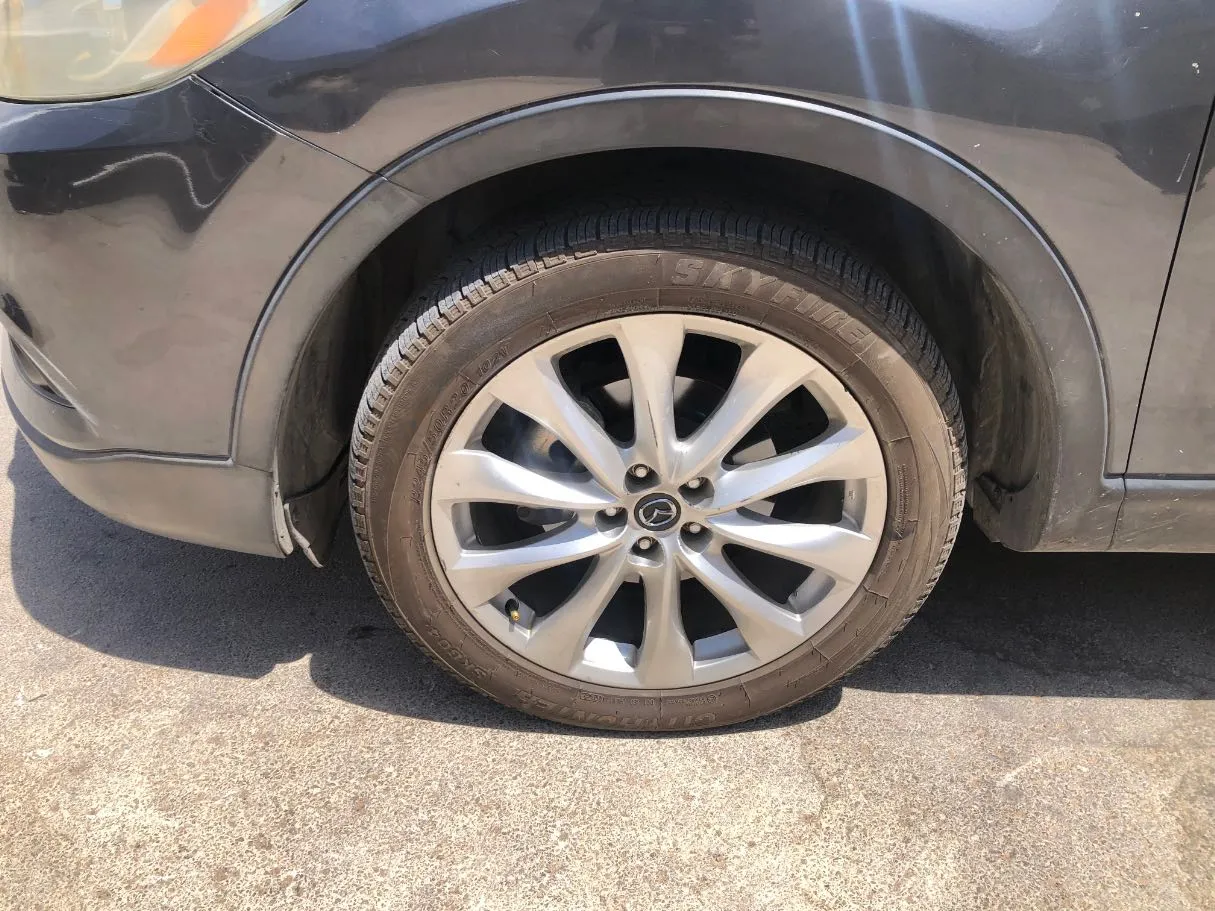 Car image 10