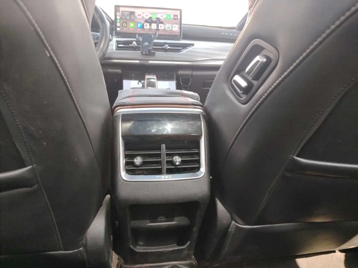 Car image 29