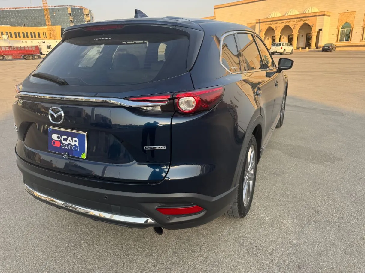 Car image 5