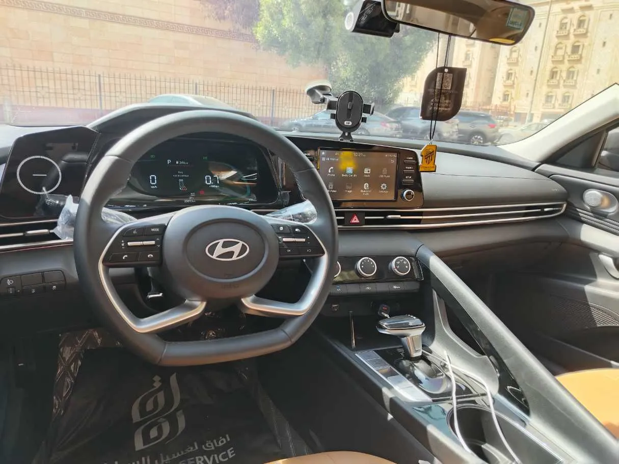 Car image 27