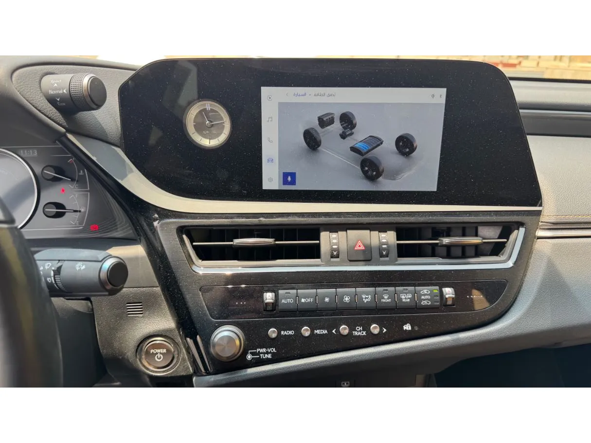 Car image 19