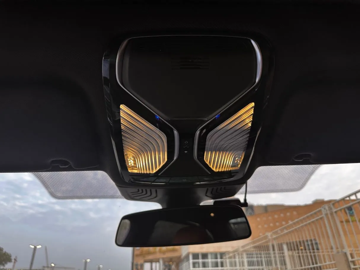 Car image 25