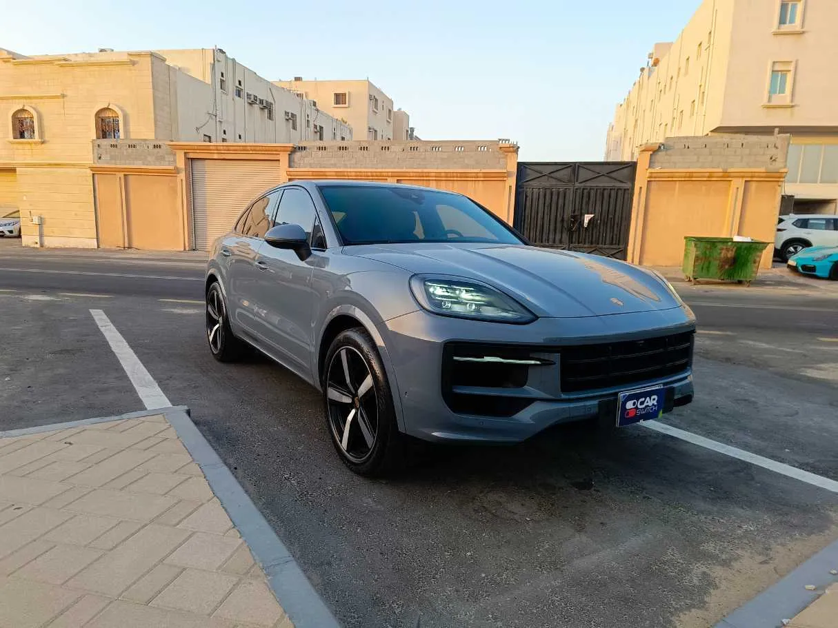Car image 4