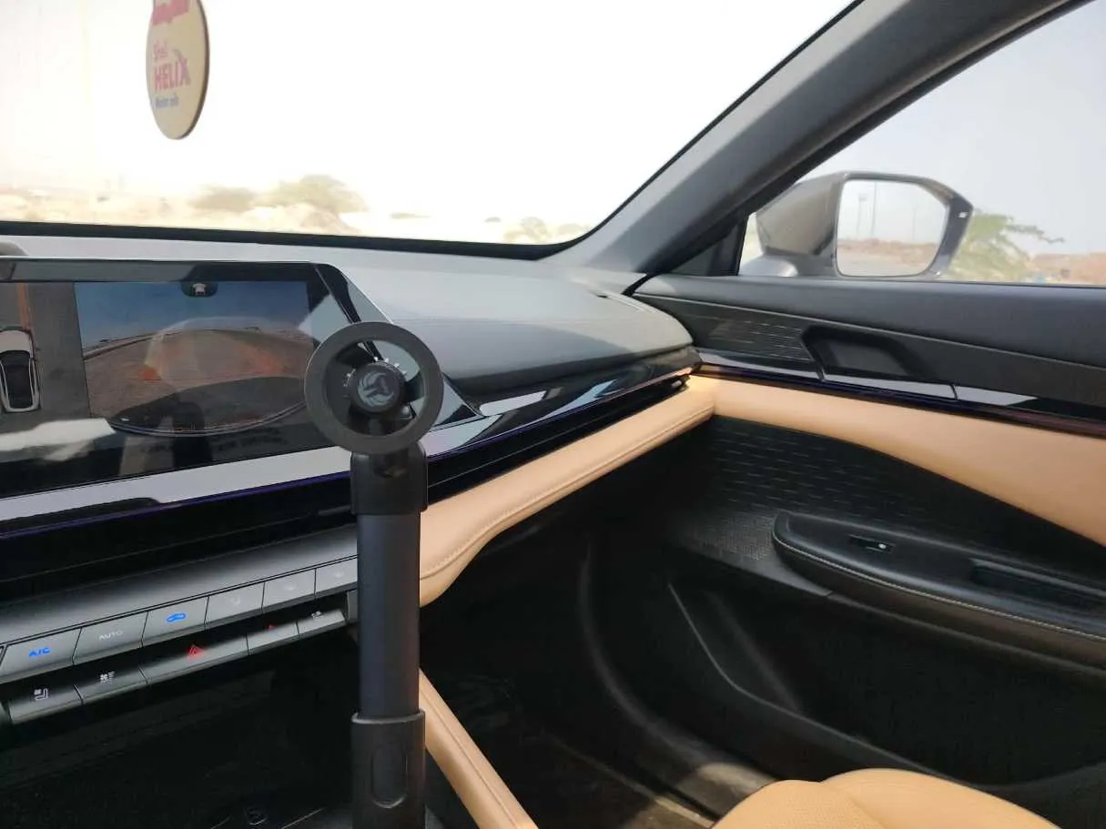 Car image 21