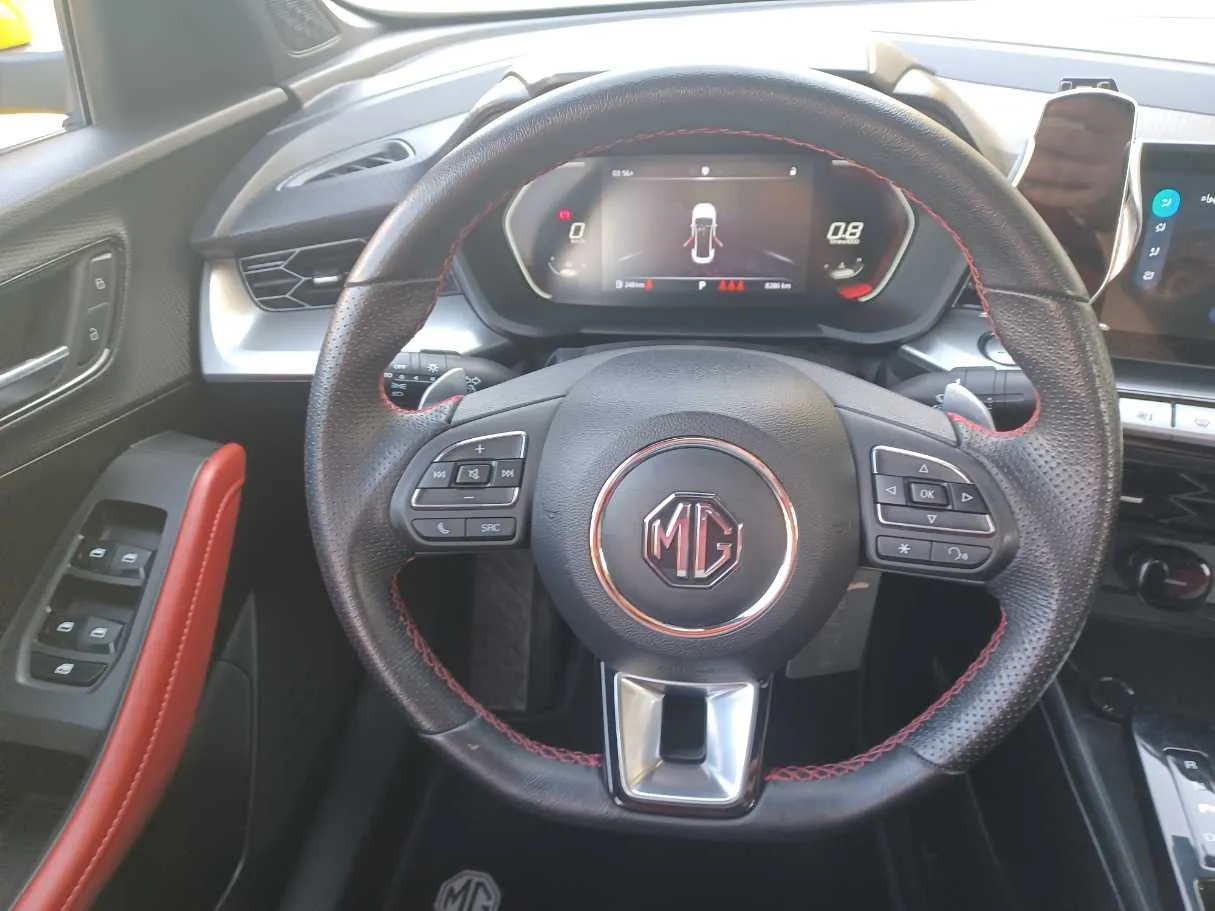 Car image 16